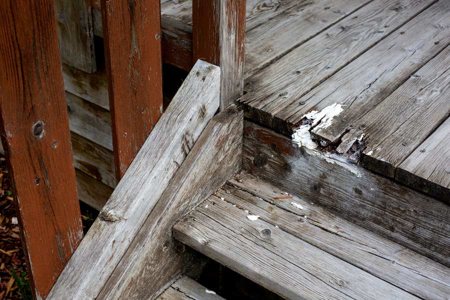 How Do You Repair Broken Wood Steps? and link to post.